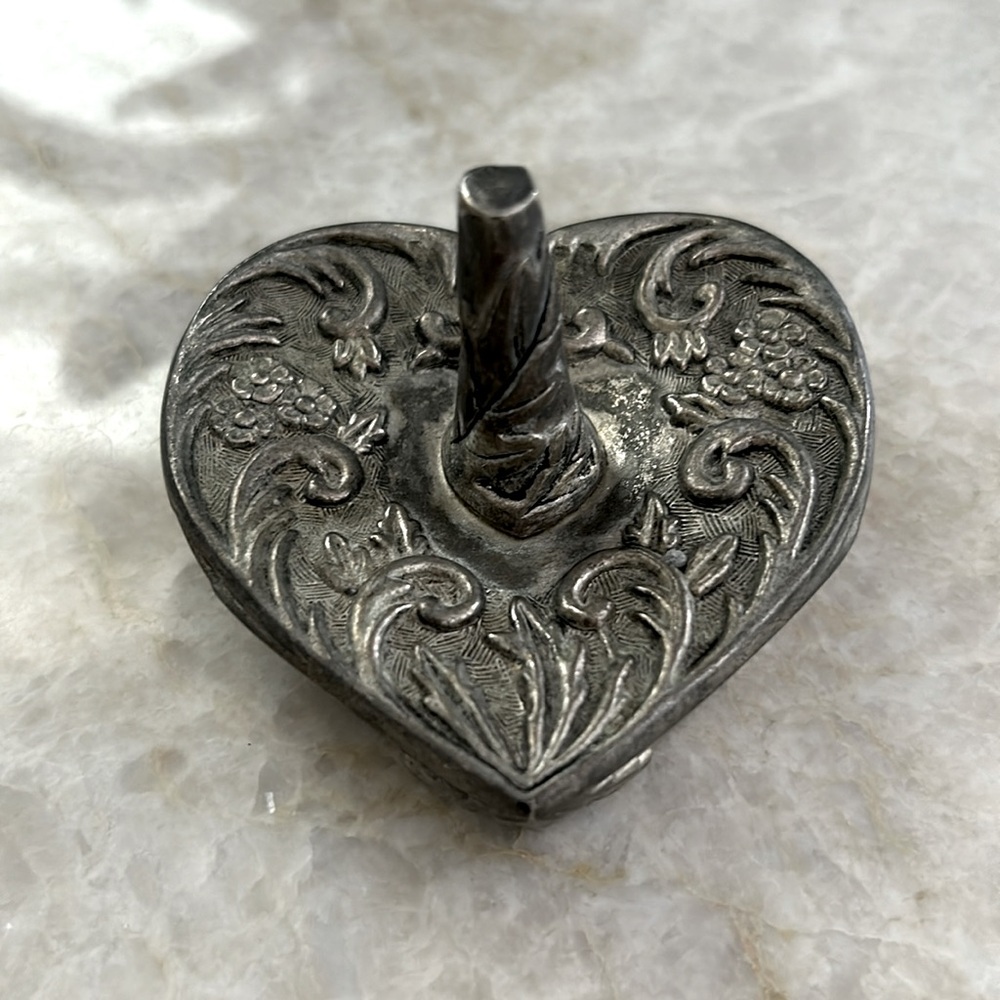 Godinger Silver heart ring holder